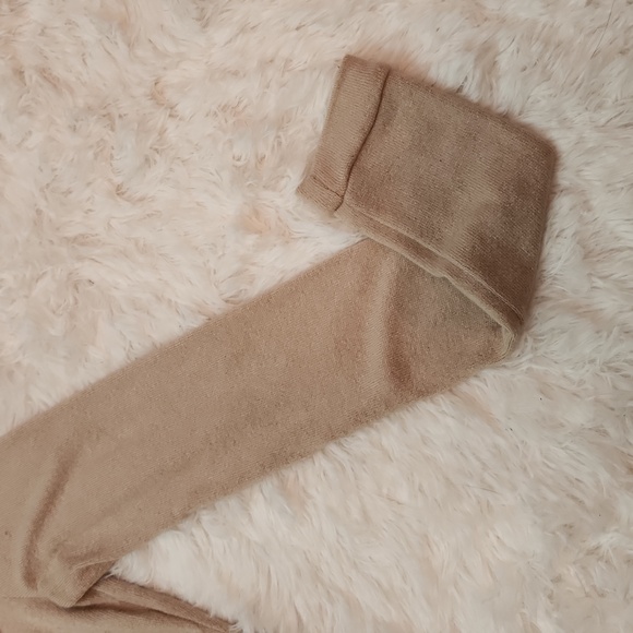 La fee maraboutee ( Anthro)   4 flower asymmetrical neckline light sweater - Picture 9 of 10